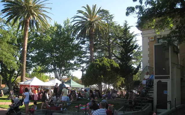 Livermore's Farmer's Market at Carnegie Park