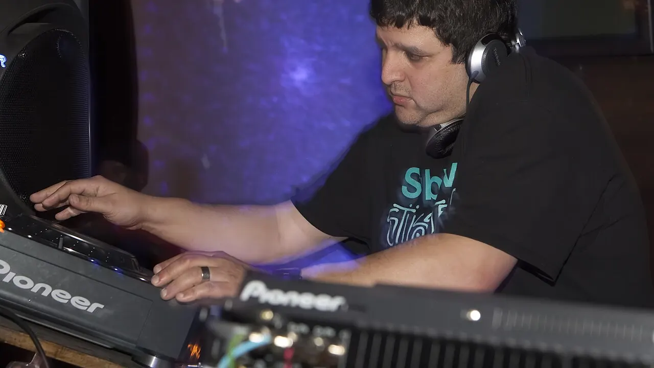 DJ Doc Martin spinning at Taste Ultra Lounge in San Jose, California.