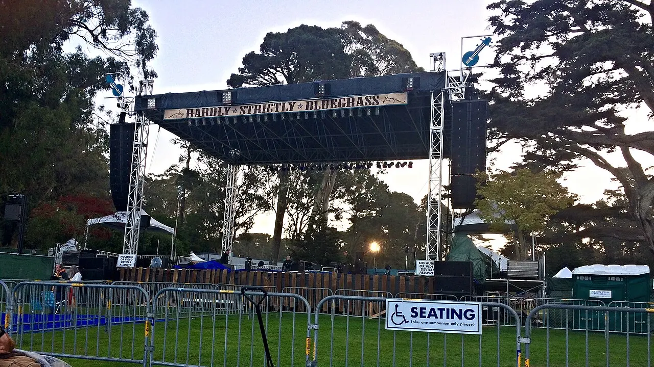 Early morning at the Banjo Stage -- HSB 2015