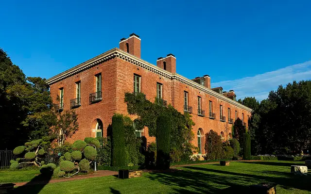 Filoli mansion - backyard view
